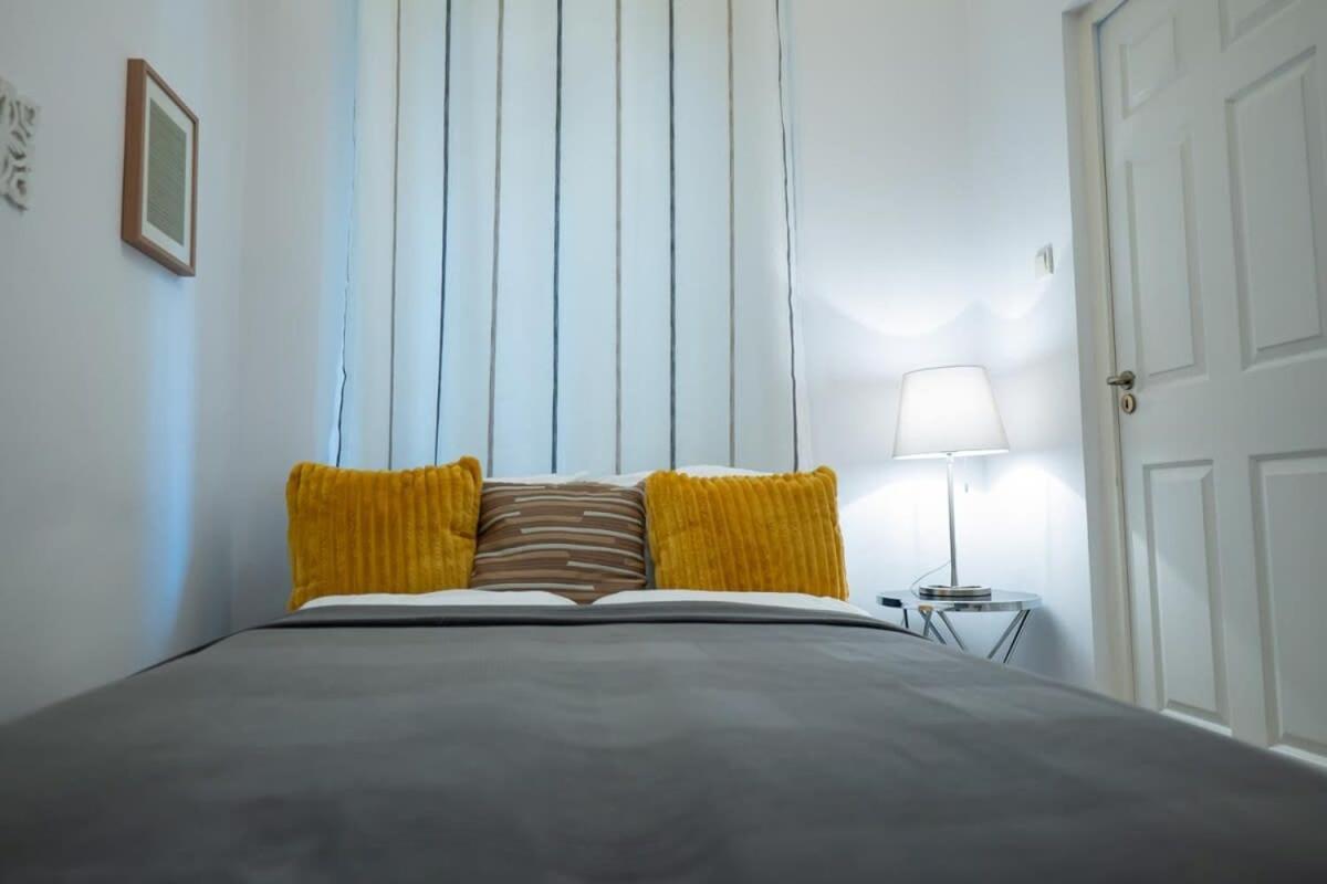 Chic Central Flat With River View Budapest Exterior photo